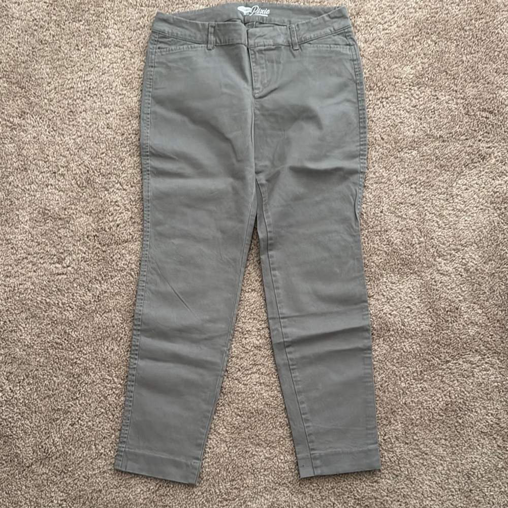 Old Navy Charcoal Cropped Pants
